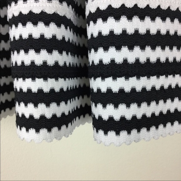 EXPRESS Y2K A-line black white striped mini skirt Barbiecore women’s size S - Picture 4 of 5